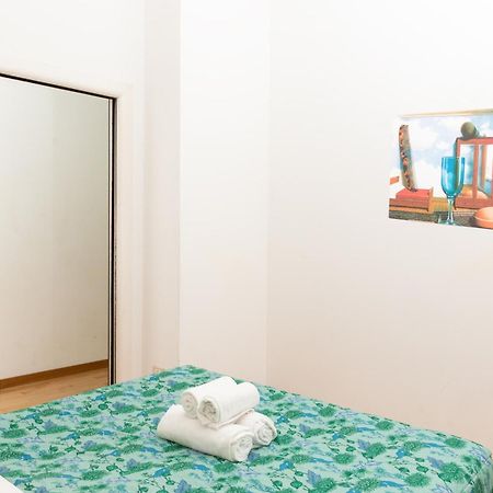 Free Parking Exclusive Apartment Magritte Style Milan Exterior photo