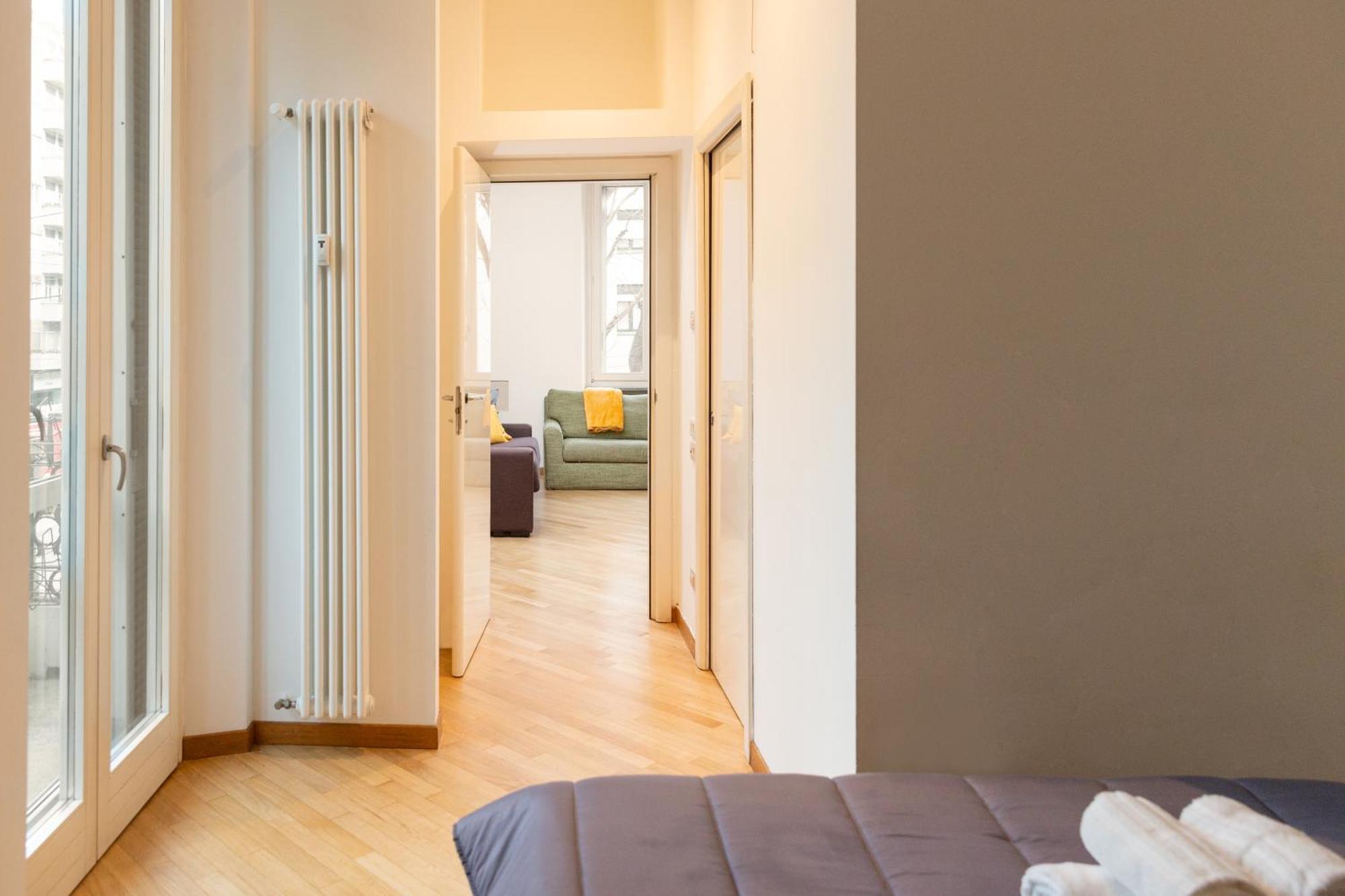 Free Parking Exclusive Apartment Magritte Style Milan Exterior photo