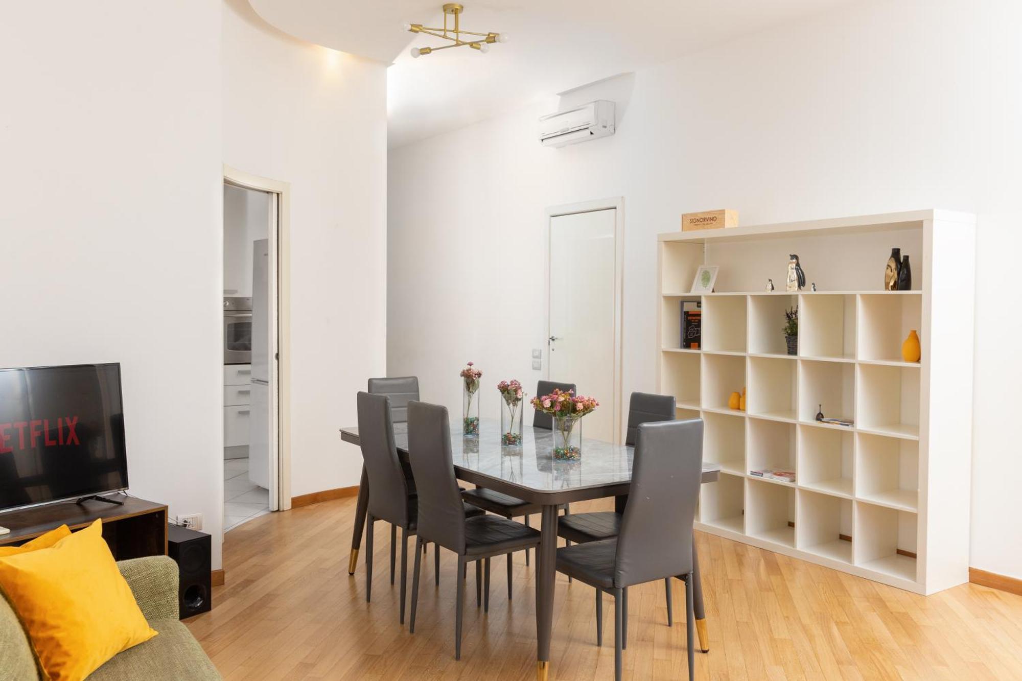 Free Parking Exclusive Apartment Magritte Style Milan Exterior photo