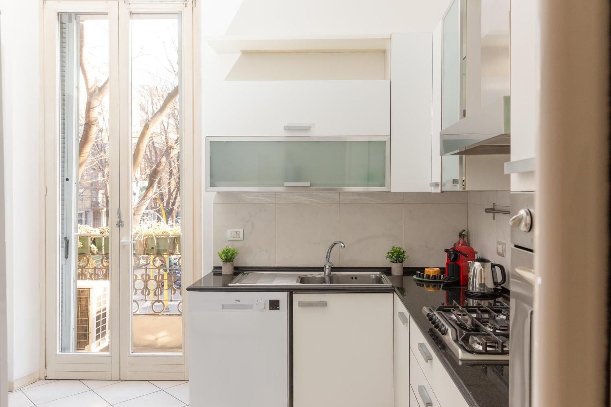 Free Parking Exclusive Apartment Magritte Style Milan Exterior photo