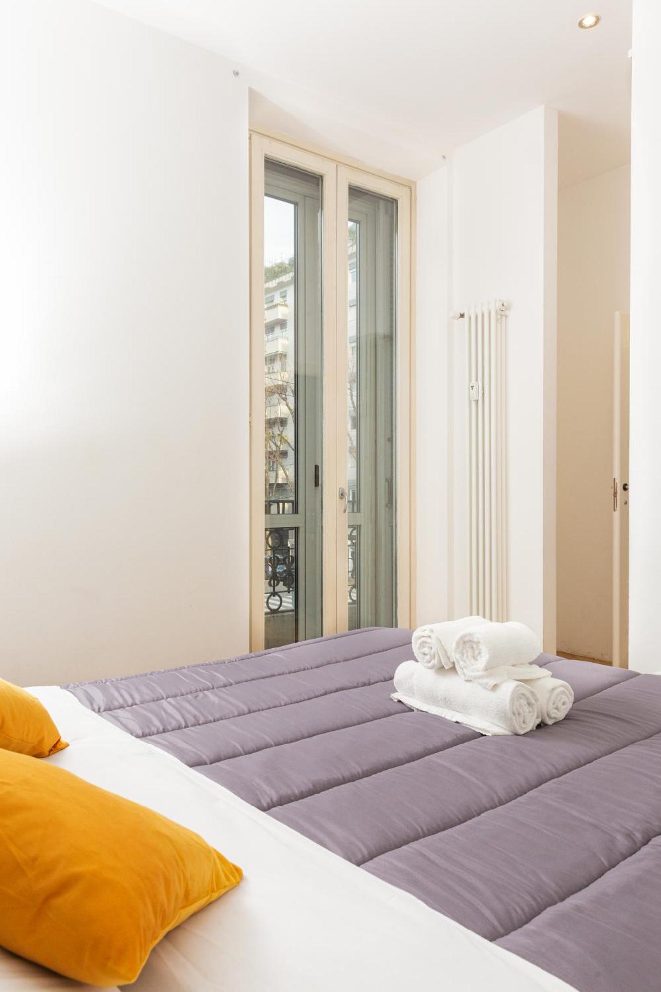 Free Parking Exclusive Apartment Magritte Style Milan Exterior photo